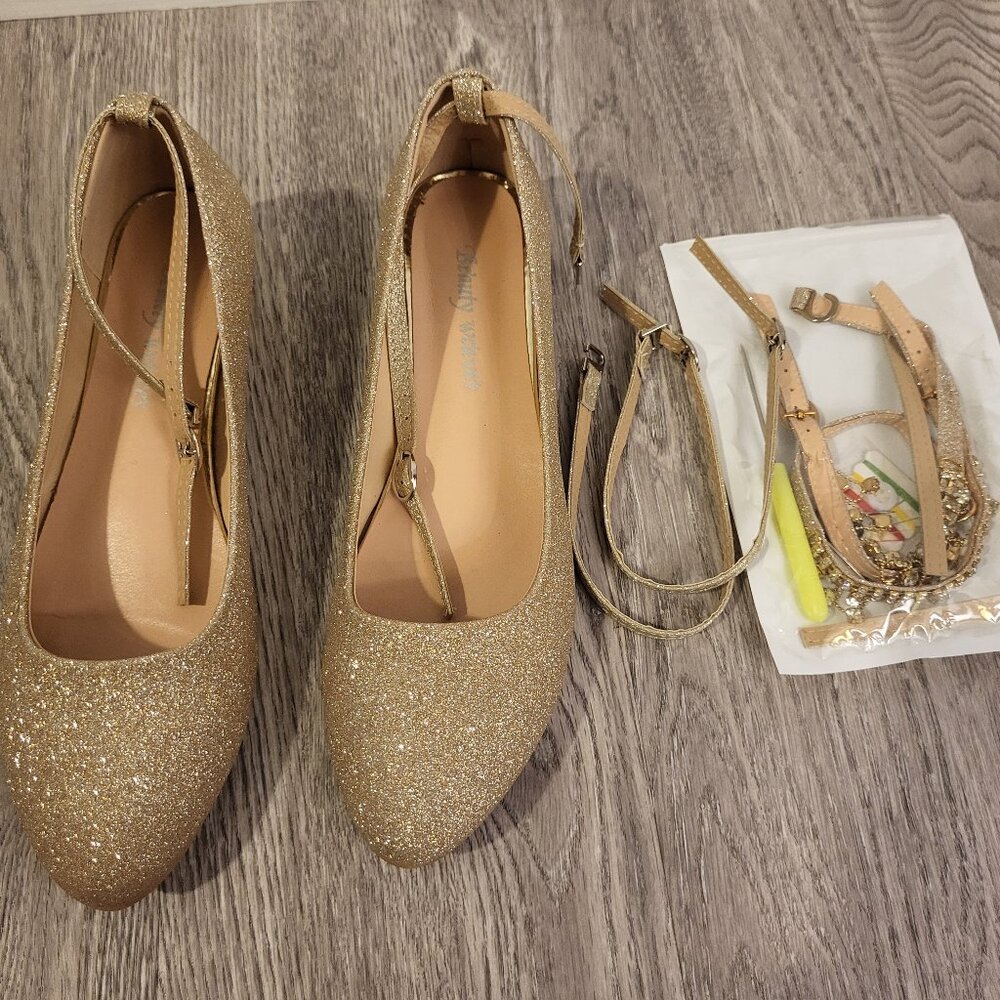 Low heel sparkly golden shoes